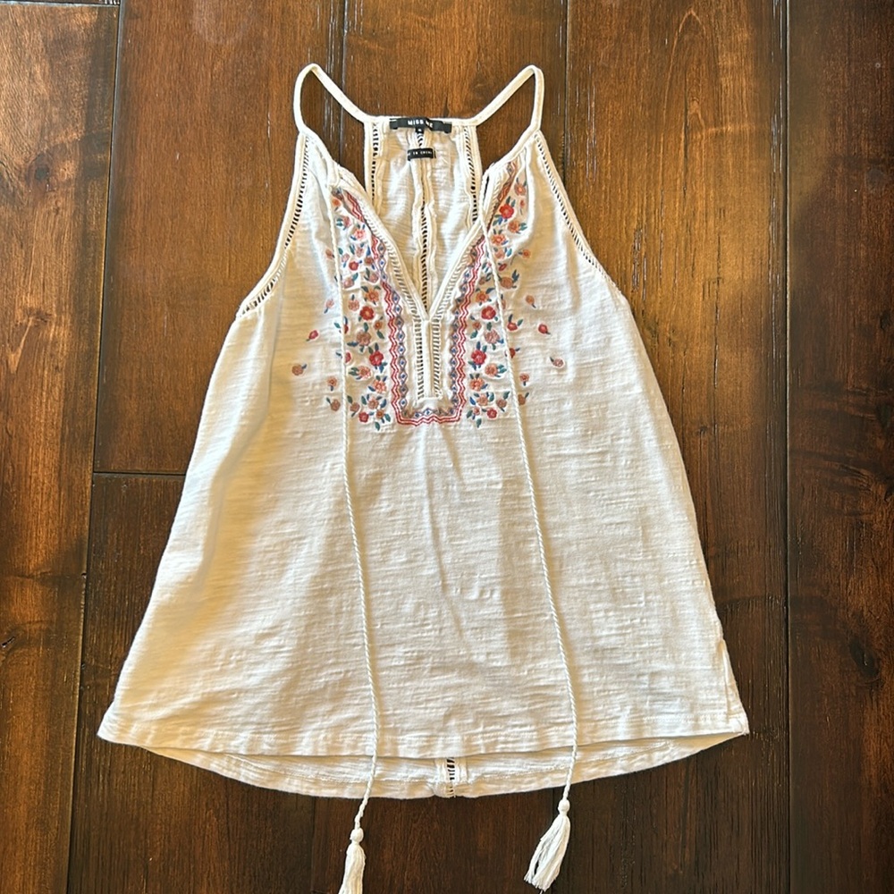White sleeveless blouse- floral embroidery